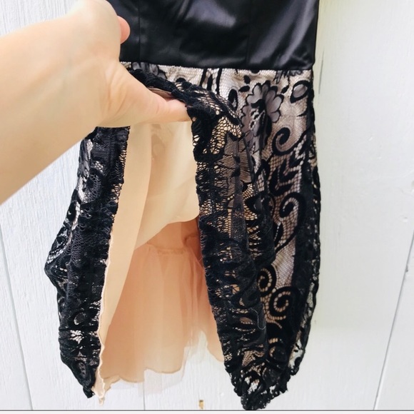 Juniors Velvet Brocade Off Shoulder Formal Dress - Picture 4 of 6